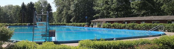 Waldbad Neustadt startet in die Saison (Foto: Angelo Glashagel) Waldbad Neustadt startet in die Saison (Foto: Angelo Glashagel)