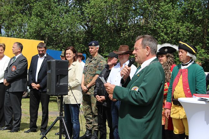 Große Parade auf dem Dickkopf (Foto: Karl-Heinz Herrmann) Große Parade auf dem Dickkopf (Foto: Karl-Heinz Herrmann)