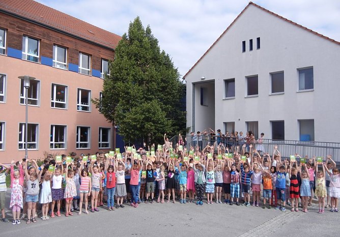 Neue Hausaufgabenhefte f&uuml;r 2500 Sch&uuml;ler (Foto: Pressestelle Landratsamt Nordhausen)