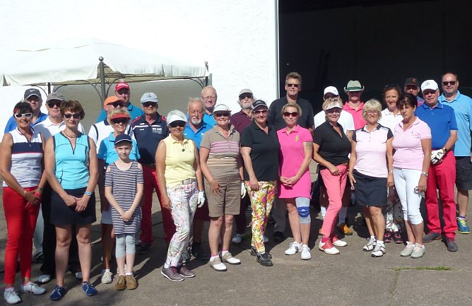 Weinreise absolviert (Foto: Hans-Leopold Holzapfel)