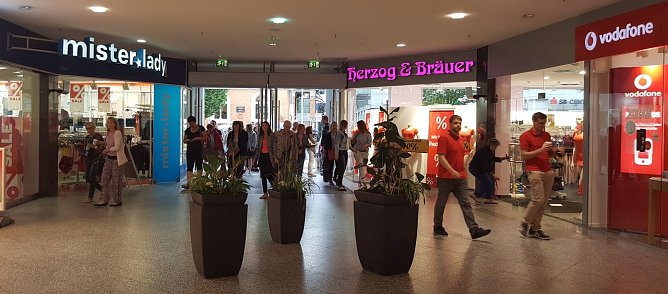 Nach gut einer Stunde wurde der einkaufstempel wieder ge&ouml;ffnet (Foto: nnz)