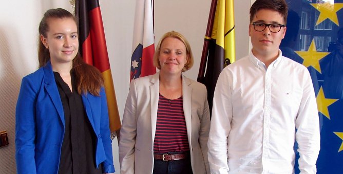 Azubis begr&uuml;&szlig;t (Foto: P. Grabe, Pressestelle)