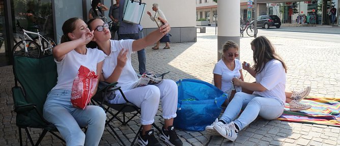 Performance Kunst an der Nordhäuser Marktpassage (Foto: Angelo Glashagel) Performance Kunst an der Nordhäuser Marktpassage (Foto: Angelo Glashagel)