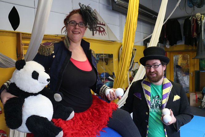 Steffi B&ouml;ttcher und Alexander J&auml;ger, die "gro&szlig;en" Zapplinis, in ihren Trainingsr&auml;umen in der Grimmelallee (Foto: Angelo Glashagel)