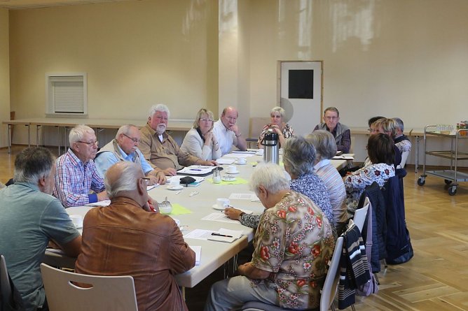 SWG Chefin Inge Klaan bei der Sitzung des Seniorenbeirates (Foto: Angelo Glashagel)