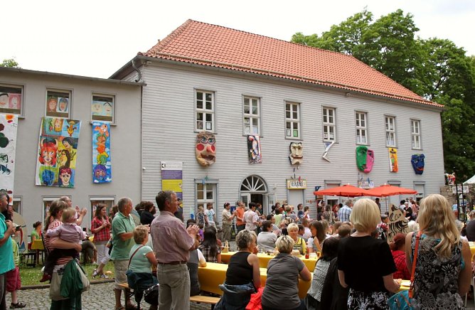 An der Jugendkunstschule wird wieder gefeiert (Foto: Pressestelle Landratsamt Nordhausen) An der Jugendkunstschule wird wieder gefeiert (Foto: Pressestelle Landratsamt Nordhausen)