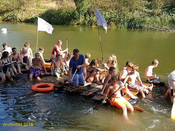 Wald- und Wasserspaß für Jugendfeuerwehren (Foto: C. Burkert) Wald- und Wasserspaß für Jugendfeuerwehren (Foto: C. Burkert)