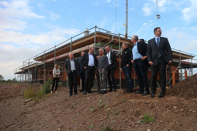 Den Unternehmen soll auch ein Projektmanager unter die Arme greifen um Investitionen stemmen zu k&ouml;nnen (Foto: Angelo Glashagel)