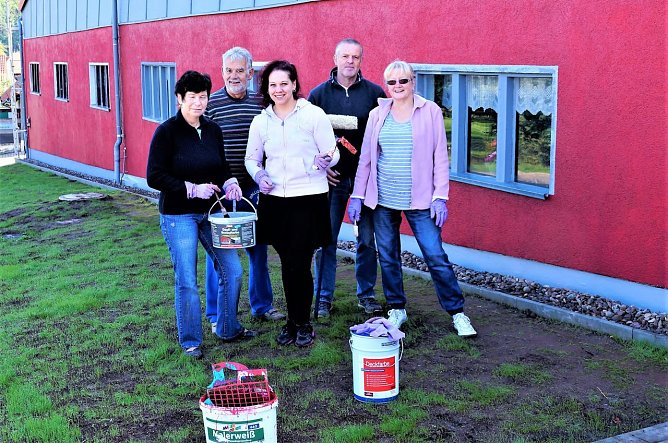 Neuer Anstrich für Festhalle (Foto: C. Wilhem) Neuer Anstrich für Festhalle (Foto: C. Wilhem)