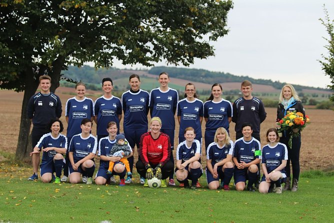 Neue Trikots für die Damen des SV National Auleben (Foto: SV National Auleben) Neue Trikots für die Damen des SV National Auleben (Foto: SV National Auleben)