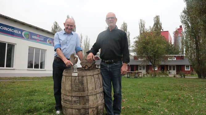 Arno Mester und Wolfgang Tr&ouml;ger - die erste Figur soll noch dieses Jahr entstehen (Foto: Angelo Glashagel)