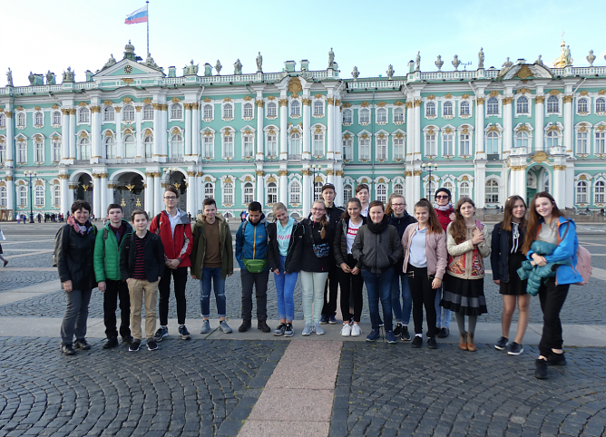 10  Humboldtianer kehren voller Eindr&uuml;cke vom 5. Sch&uuml;leraustausch aus Russland zur&uuml;ck (Foto: Gabriele Gorges)