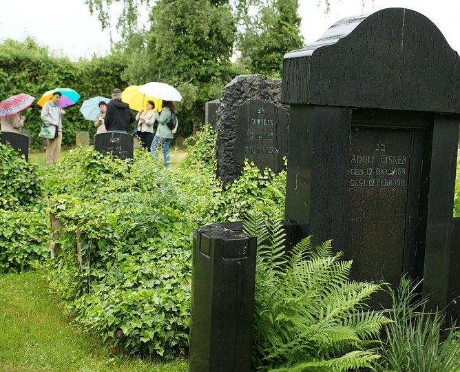 G&auml;ste bei einer F&uuml;hrung im Juli 2017 (Foto: Marie-Luis Zahradnik)