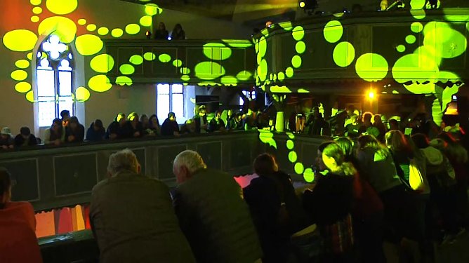 Junge Kirche übernimmt Altendorfer Gotteshaus (Foto: Angelo Glashagel) Junge Kirche übernimmt Altendorfer Gotteshaus (Foto: Angelo Glashagel)