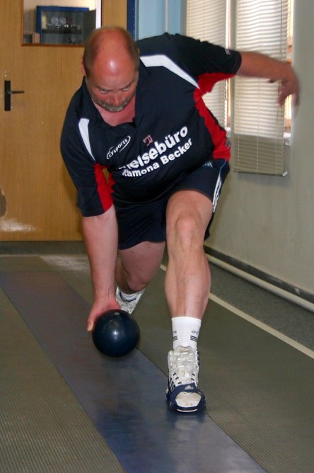 Die starke letzte Bahn von Erwin Fessel reichte noch zum Salzaer Ausgleich (Foto: Uwe Tittel) Die starke letzte Bahn von Erwin Fessel reichte noch zum Salzaer Ausgleich (Foto: Uwe Tittel)