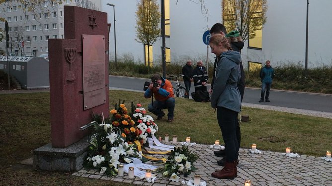 Gedenken an die Pogromnacht vom 9. November 1938 (Foto: Angelo Glashagel) Gedenken an die Pogromnacht vom 9. November 1938 (Foto: Angelo Glashagel)