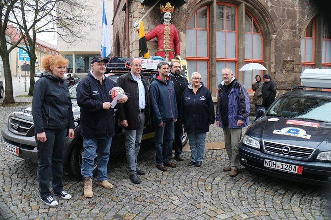 Auf die Strecke gehen Michael Samel, die Nordh&auml;user Stadtr&auml;tin Barbara Schenke, die freie Journalistin Sandra  Arm sowie Andreas Bacher aus Bad Frankenhausen (Foto: Angelo Glashagel)