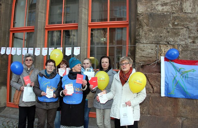 Auch in Nordhausen werden zum Tag gegen Gewalt an Frauen wieder die blauen Fahnen wehen (Foto: Pressestelle Landratsamt Nordhausen)