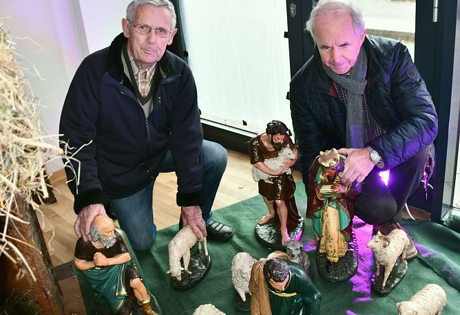 Krippen werden aufgebaut (Foto: privat)