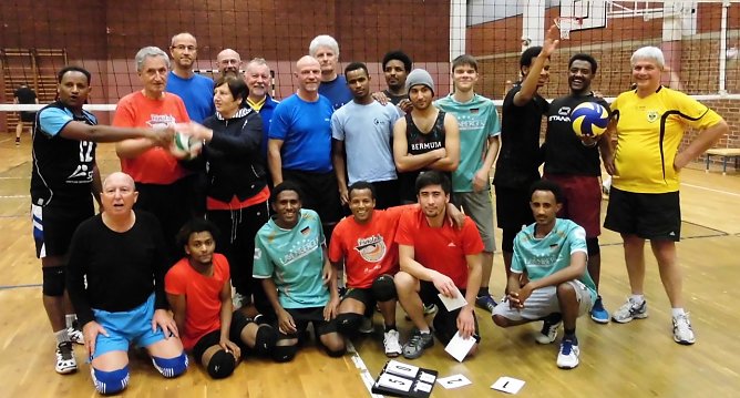 Integration durch Sport - die Seniorenvolleyballer lebten die Idee am Wochenende mit einem eigenen kleinen Turnier (Foto: Kreissportbund Nordhausen)