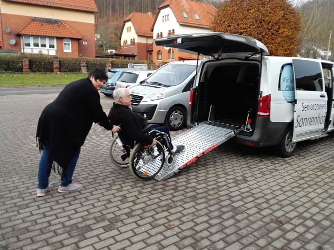 Neues Fahrzeug für den Sonnenhof (Foto: Sonnenhof Ilfeld) Neues Fahrzeug für den Sonnenhof (Foto: Sonnenhof Ilfeld)