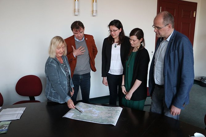 Energiepfade im Landkreis - eine Forschungsgruppe um Frau Prof. Everding will die "harten Fakten" zur regenerativen Energie ausarbeiten (Foto: Angelo Glashagel)