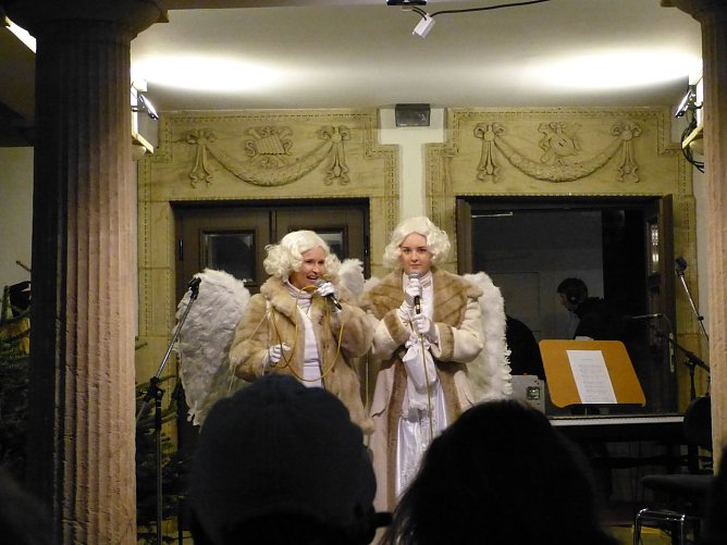 Im gro&szlig;en Theateradventskalender sind nicht mehr viele Fenster &uuml;brig (Foto: Birgit Susemihl)