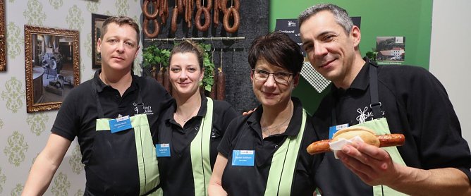 &Uuml;ber 280 Jahre S&uuml;dharzer Tradition auf der Gr&uuml;nen Woche in Berlin: v.l. - Markus Mund, Claudia Mund, Dagmar Goldhorn und Mathias Mund (Foto: Angelo Glashagel)