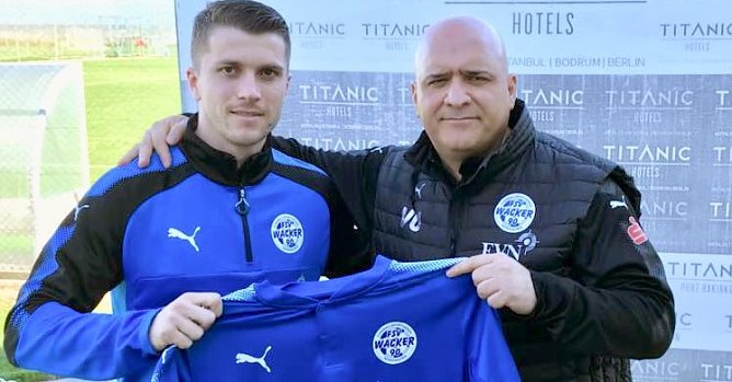 Neuzugang Kovac mit Cheftrainer Uluc (Foto: Wacker 90 Nordhausen)