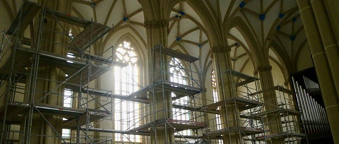Sanierungsarbeiten im Dom zum Heiligen Kreuz (Foto: Angelo Glashagel)