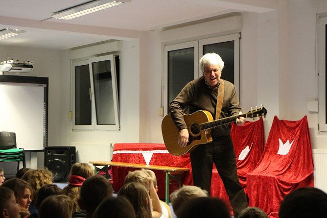 Klassenreise zur Musik mit Rolf Zuckowski (Foto: Angelo Glashagel)