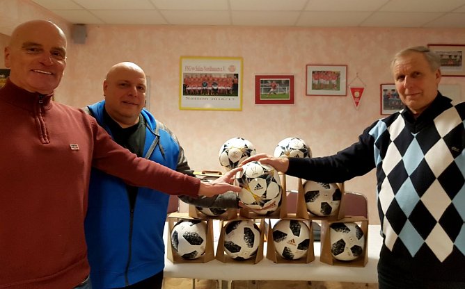 Neue B&auml;lle f&uuml;r die FSG 99 Salza (Foto: FSG 99 Salza)