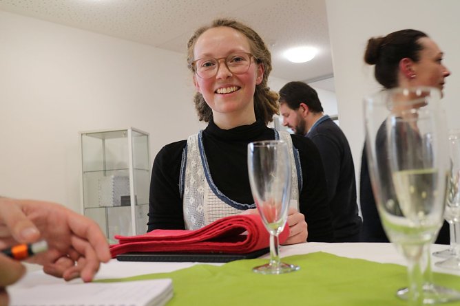 Wir freuen uns auf die Kinder - Einrichtungsleiterin Susanne Linsel (Foto: Aljosha Müller) Wir freuen uns auf die Kinder - Einrichtungsleiterin Susanne Linsel (Foto: Aljosha Müller)
