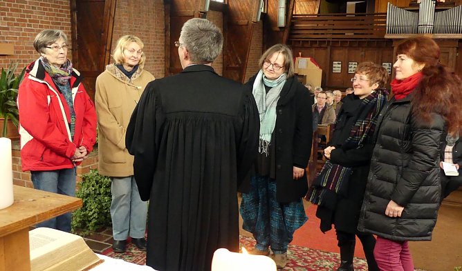 Frauenteam gesegnet (Foto: R. Englert)