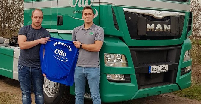 &Uuml;bergeben (Foto: privat)