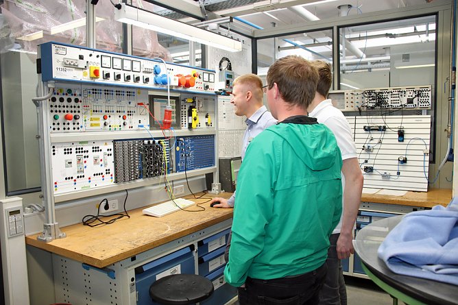 WAGO: Noch freie Ausbildungsplätze (Foto: Karl-Heinz Herrmann) WAGO: Noch freie Ausbildungsplätze (Foto: Karl-Heinz Herrmann)