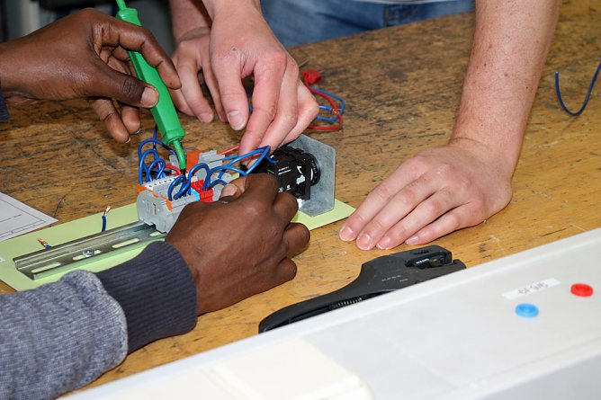 WAGO: Noch freie Ausbildungsplätze (Foto: Karl-Heinz Herrmann) WAGO: Noch freie Ausbildungsplätze (Foto: Karl-Heinz Herrmann)