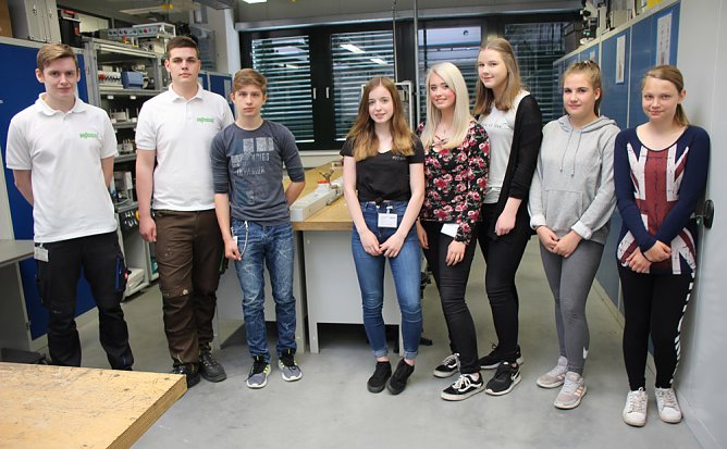 Technik-Rätsel im WAGO Escape Room (Foto: Karl-Heinz Herrmann) Technik-Rätsel im WAGO Escape Room (Foto: Karl-Heinz Herrmann)