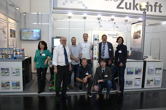 esse-Crew der Th&uuml;ringer Hochschulen am Gemeinschaftsstand Forschung f&uuml;r die Zukunft (Foto: Hochschule Nordhausen)