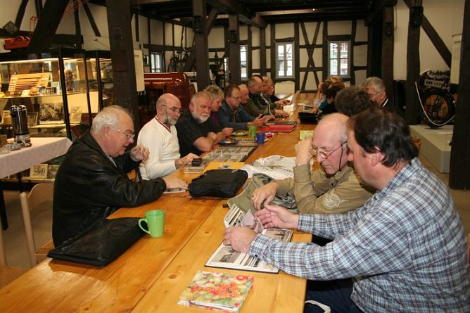 Ansichtskartensammler im Tabakspeicher (Foto: Hellberg)