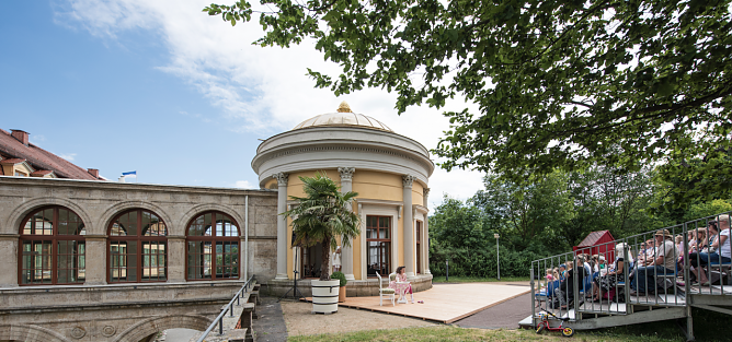 Die Familienoper der Festspielsaison 2017 (Foto: Roland Obst) Die Familienoper der Festspielsaison 2017 (Foto: Roland Obst)