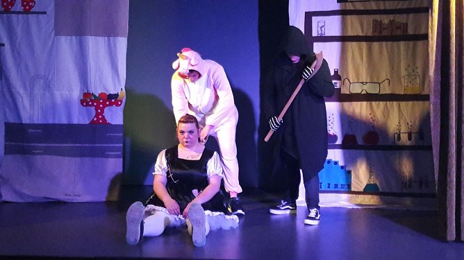 Horrokomödie an der pro vita Akademie (Foto: Uwe Rüdiger) Horrokomödie an der pro vita Akademie (Foto: Uwe Rüdiger)