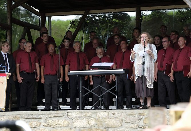 13. Kreischorfest in Holzsußra (Foto: Siegfried Wenzel) 13. Kreischorfest in Holzsußra (Foto: Siegfried Wenzel)