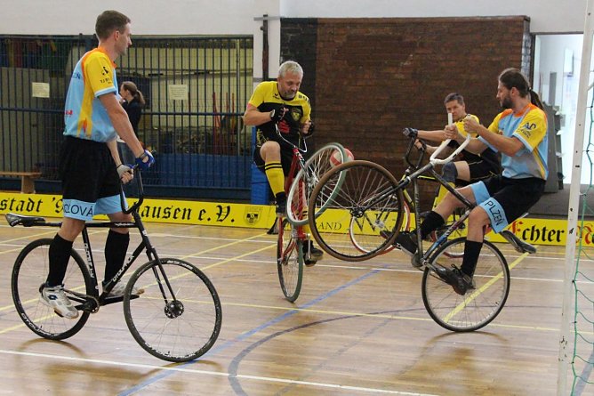 Aufstiegschance verpasst - die Konkurrenz der Ilfelder Radballer war zu stark (Foto: Uwe Tittel)
