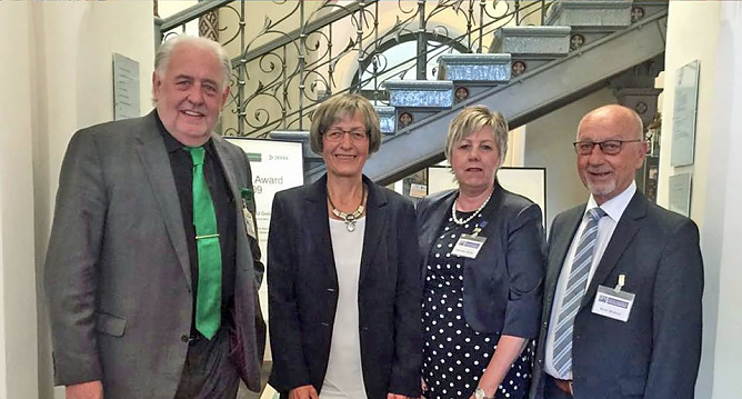 Hermann-Josef Ahmann, Diplom &Ouml;konom und Multiplikator aus Dortmund, Dr. Hannelore Pientka, Ellrich, Fach&auml;rztin f&uuml;r Neurologie und Psychiatrie, Martina R&ouml;der, Gesch&auml;ftsf&uuml;hrerin Neanderklinik, Vorsitzende des Deutschen Pflegeverbandes e.V., Rolf H&ouml;fert, Gesch&auml;ftsf&uuml;hrer des Deutschen Pflegeverbandes (DPV) e.V. (Foto: Neanderklinik Harzwald GmbH)