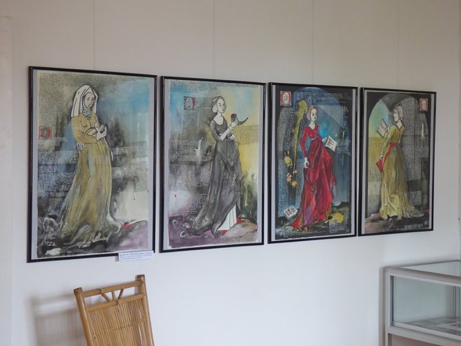 In der aktuellen HausART zeigt die K&uuml;nstlerin Karin Kisker aus Nordhausen gro&szlig;formatige farbige Arbeiten (Foto: Heidelore Kneffel)