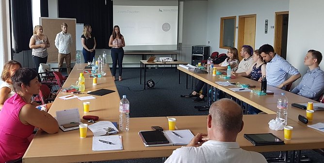 VHS-Angebot und Vermarktung untersucht (Foto: J. Piper)