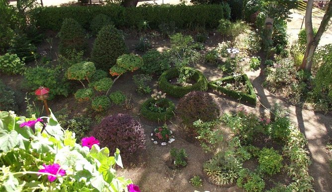 Das kleine Paradies hinter dem Haus (Foto: Kurt Frank)