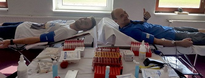 Sportplatz, Fu&szlig;ball und ein Blutspendetermin (Foto: privat)