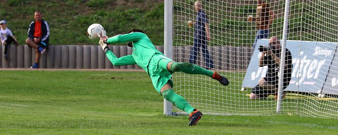 Berbig h&auml;lt den ersten Wismut-Elfmeter (Foto: Bernd Peter)